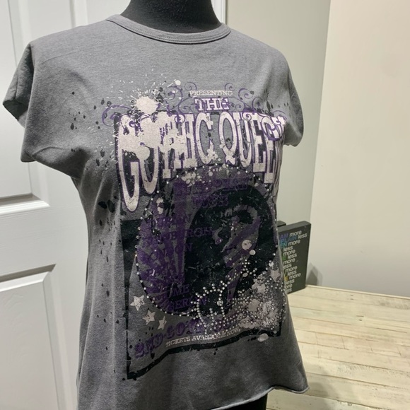 Xhilaration Gray and Purple Graphic Tee - Picture 1 of 5